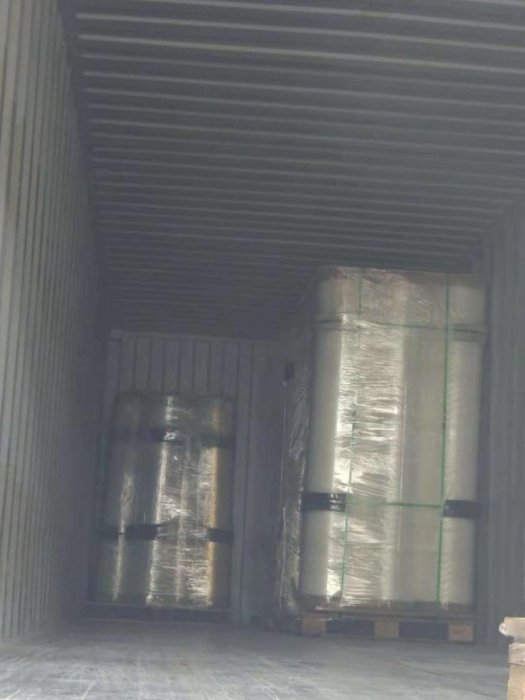 Погрузка контейнеров в Россию